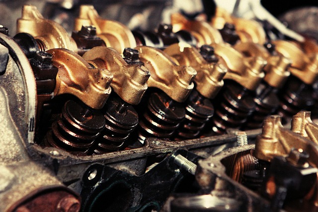 Oil Change Service Helps You to Maintain the Engine of Autos and Motors Longer
